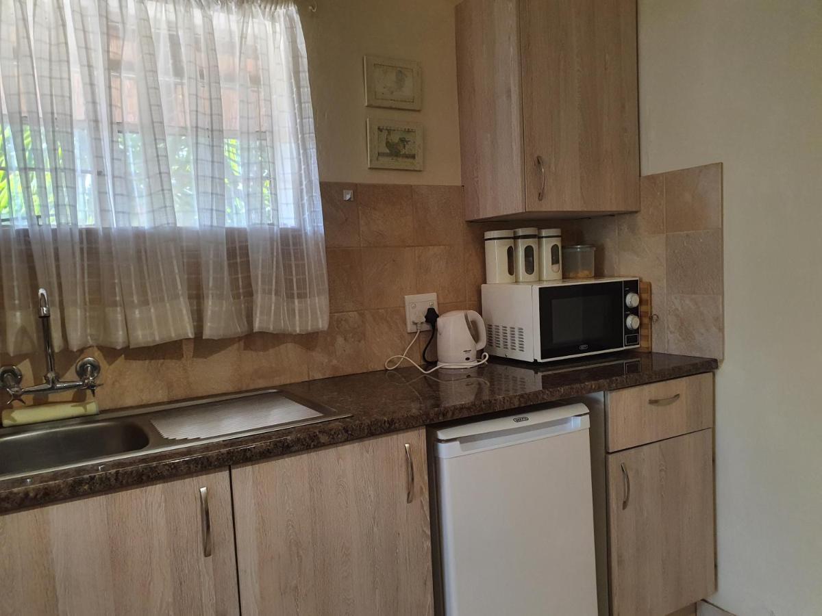 松树小屋假日公园 米德兰 外观 照片